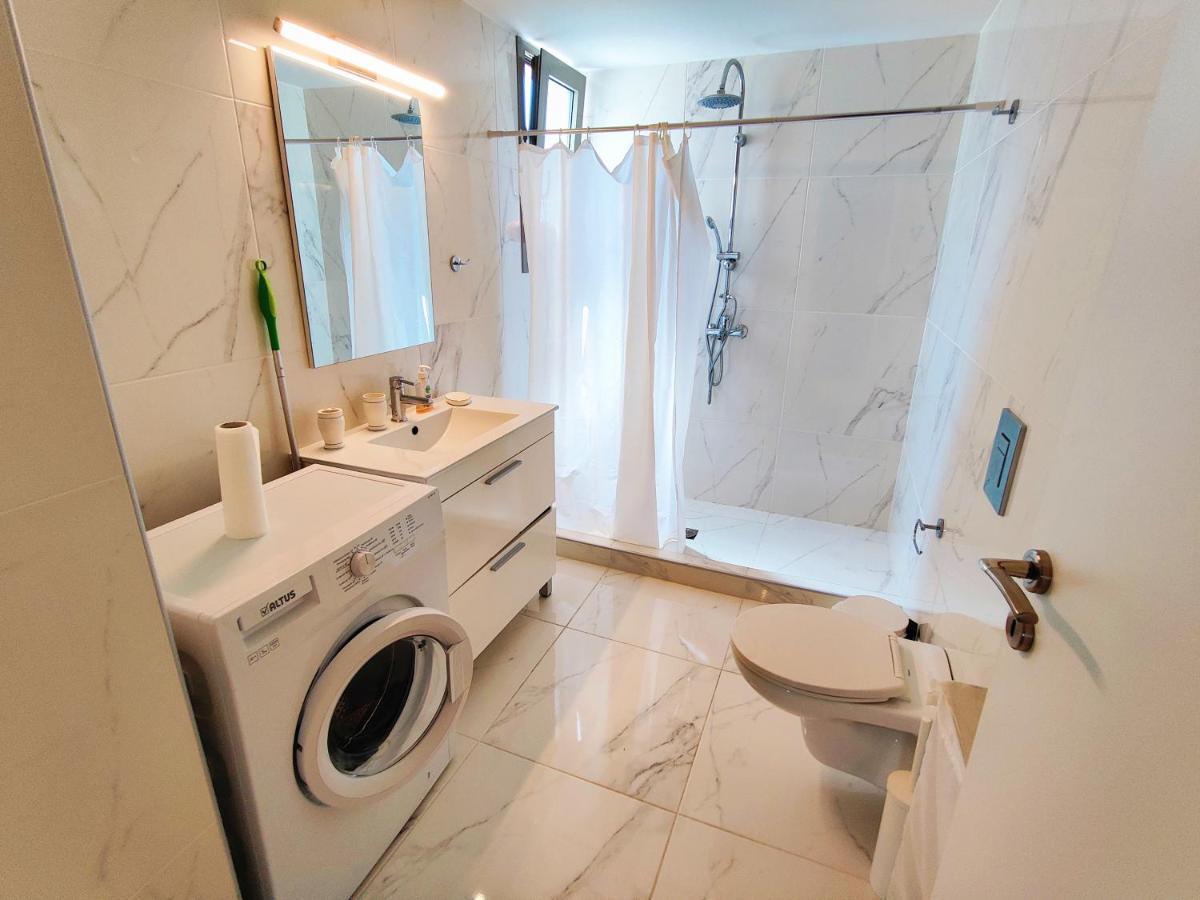 Wsd Luxury Bright 2Bd Apt With Sea View Balcony Athena Bagian luar foto